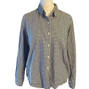 GAP Woman’s Button Up Black and White Gingham Shirt Size Medium (M)‎